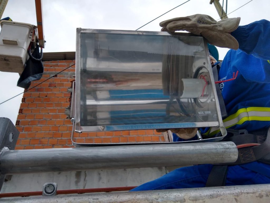 Seurb renova e amplia sistema de iluminação em complexo comercial da Pratinha